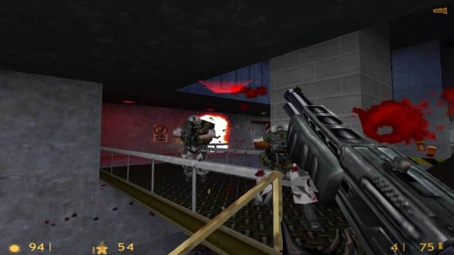 Half-Life PC Screenshot